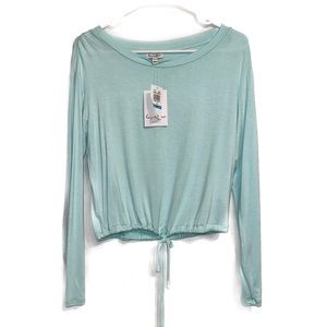 Women’s XS Love Fire top NWT